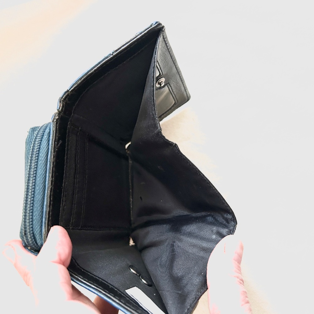 ROOTS Blue/Black Wallet - Picture 3 of 6
